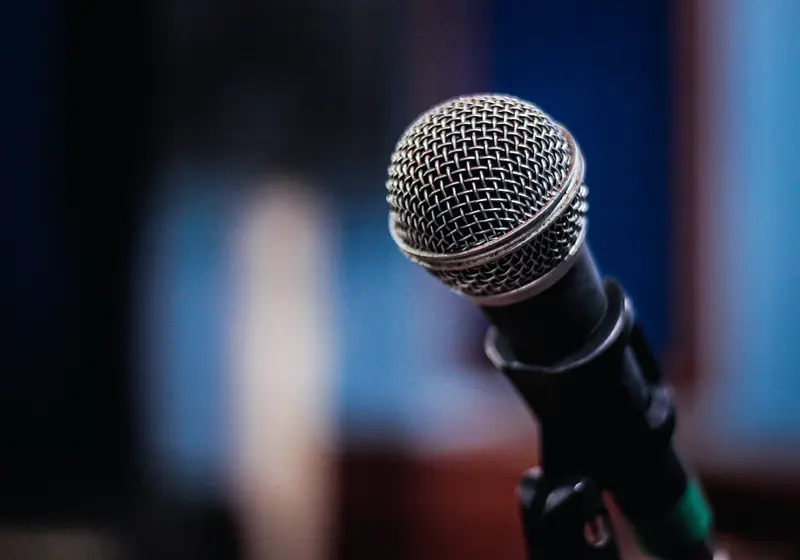 8 Tips for Becoming a Pro at Public Speaking