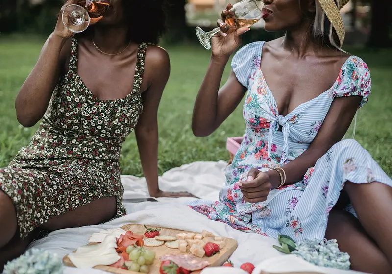 Sunshine, Snacks, and Style: Crafting the Ultimate Aesthetic Summer Picnic