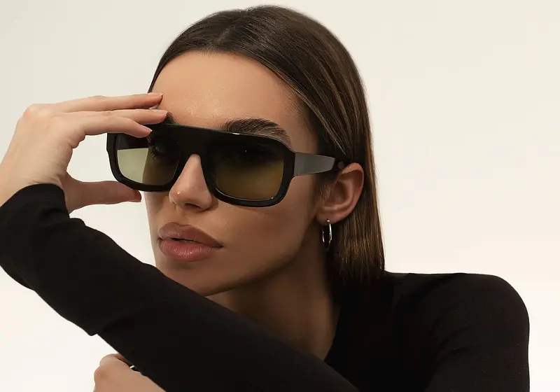 These Bella Hadid-Approved It-Girl Sunglasses Are Taking the Internet by Storm