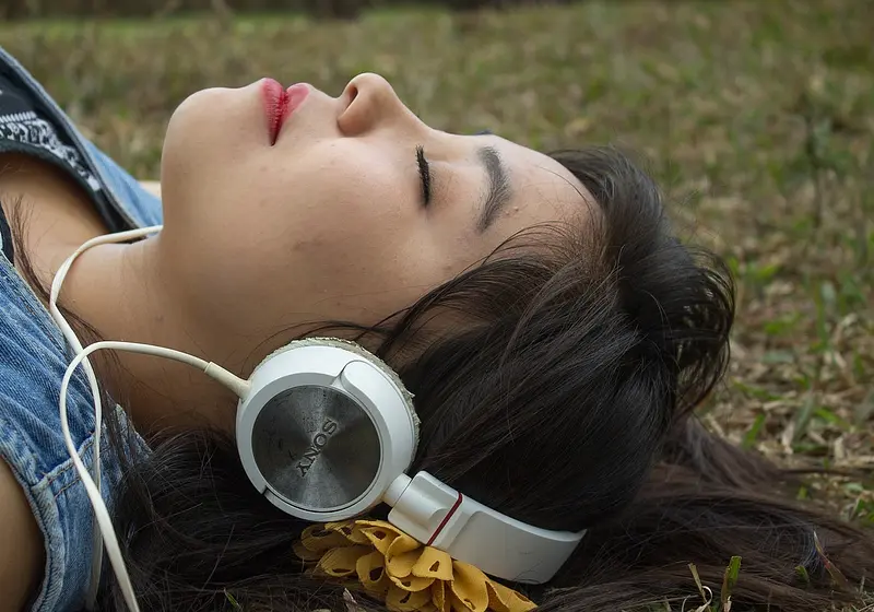 Five Best Self-Help Podcasts for Teens 2023