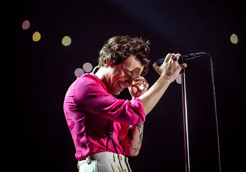How Harry Styles is Singlehandedly Reshaping the Music Industry