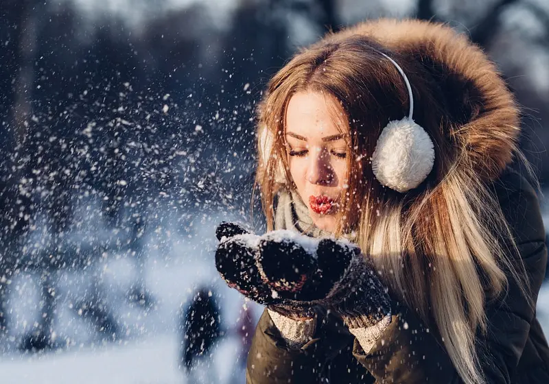 10 Fun & Non-religious Things You Can Do to Celebrate This Winter