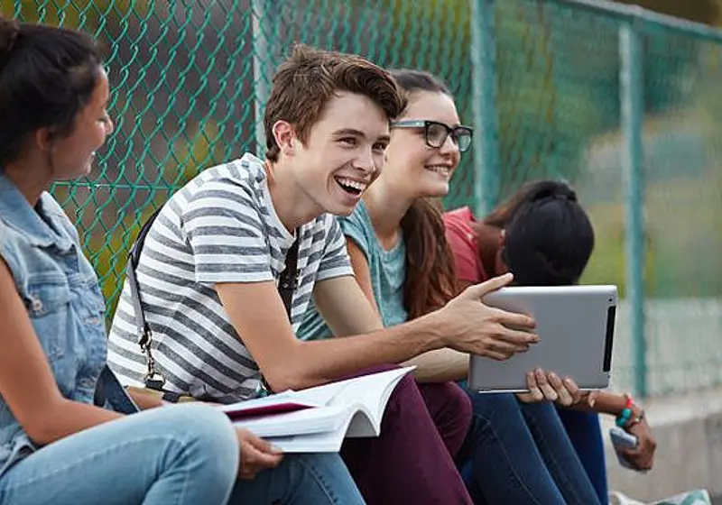 6 Virtual Courses for Teenagers around the World