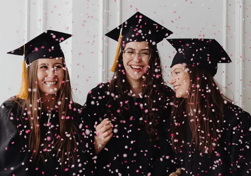 5 Ways to Keep in Touch with Your High School Friends after Graduation